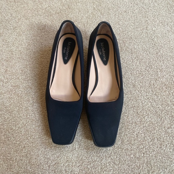 [Liz Claiborne] Navy Pumps - Picture 2 of 4